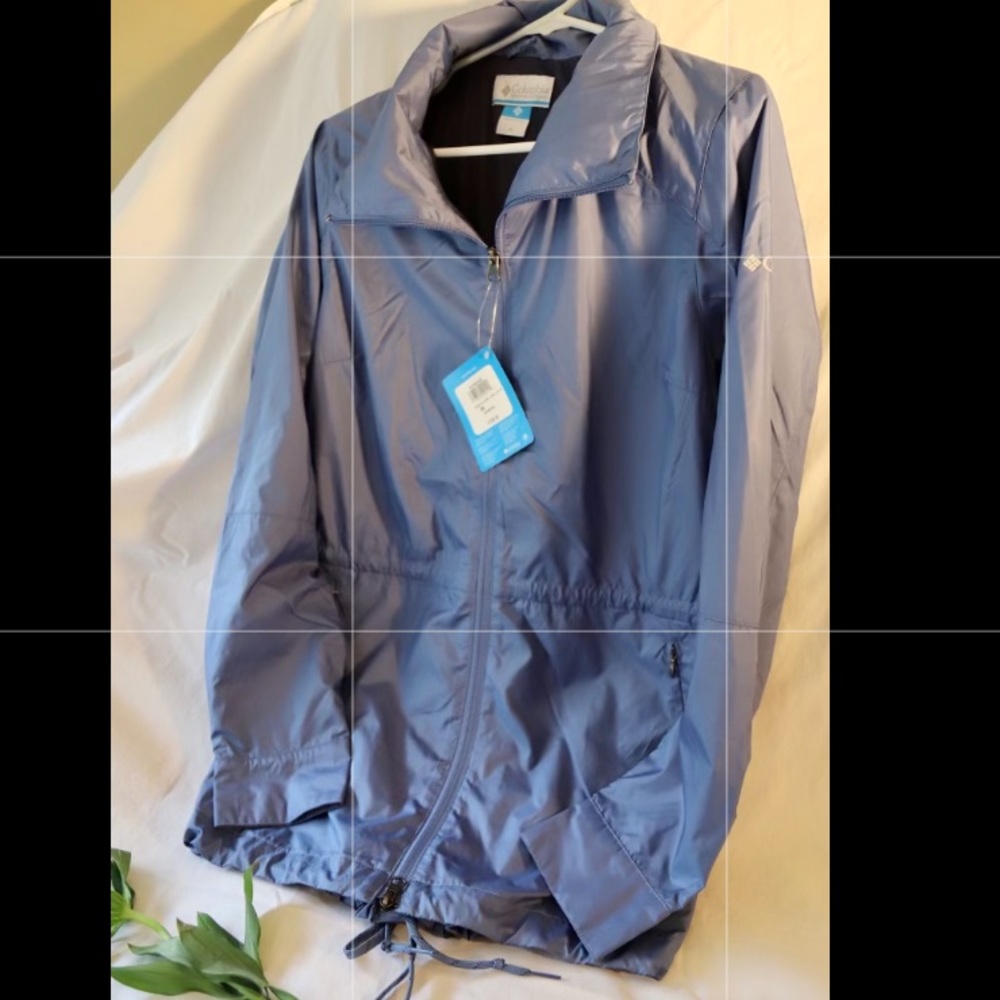 Columbia Women's Sustina Springs Windbreaker